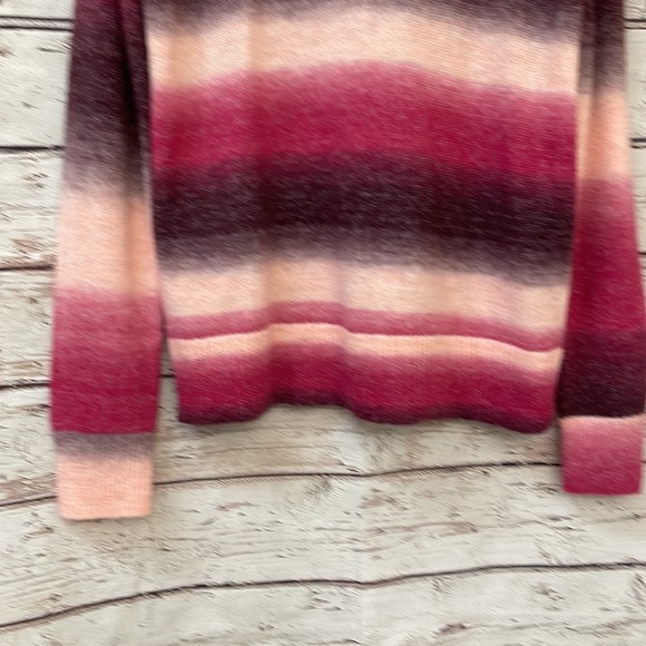 Old Navy Women's Sweater - Picture 3 of 6